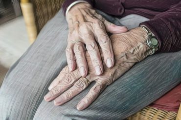 La soledad en la vejez y cómo se puede afrontar